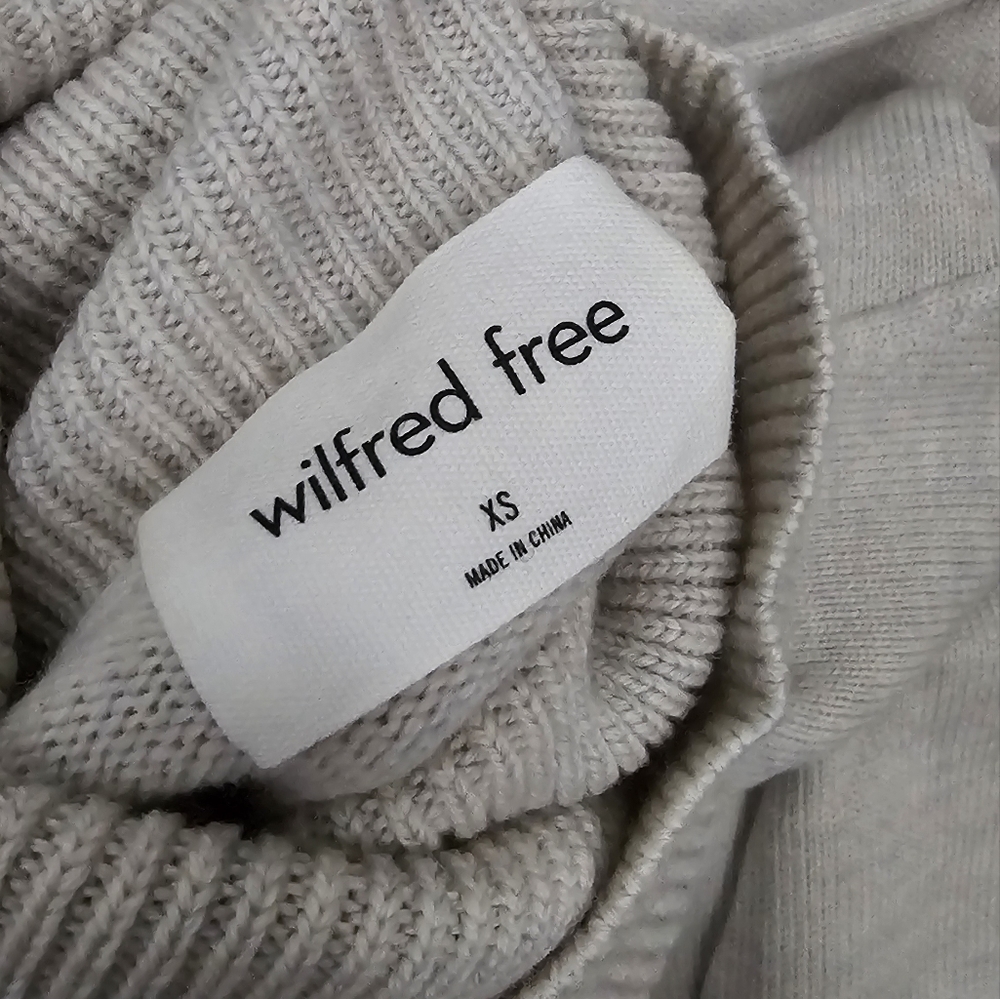 Aritzia Wilfred Free Treasures Turtleneck - Picture 3 of 10